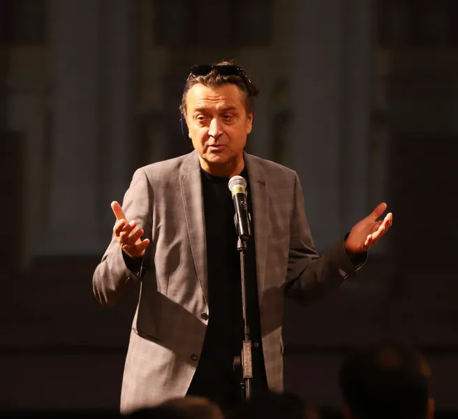 Александр Лазарев