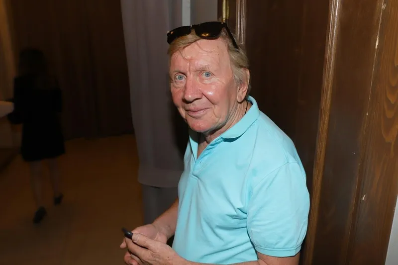Юрий Чернов