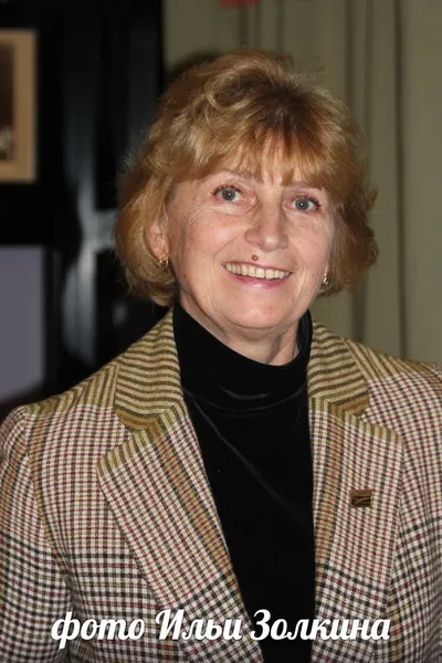 актриса Елена Кондратова