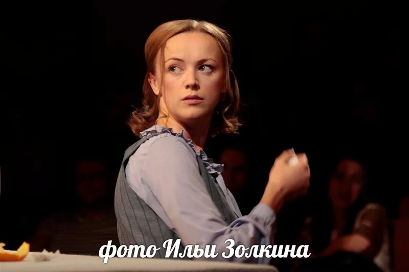 актриса Нелли Шмелёва в роли Нины