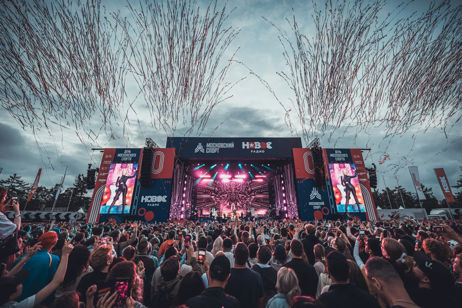 Музыка и спорт — идеальный летний коктейль! «Новое Радио Open Air» собрал 180 тысяч зрителей в Лужниках