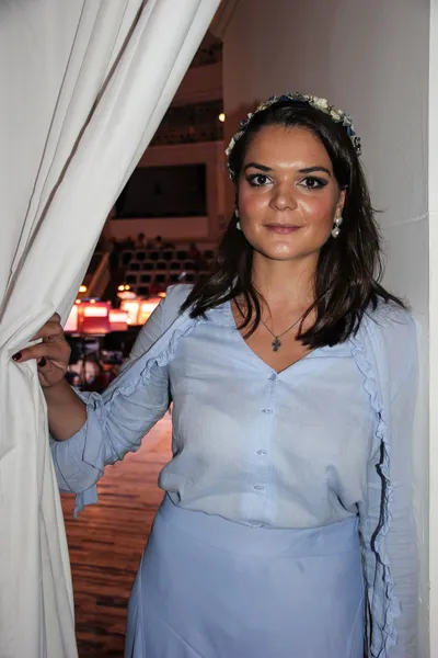 актриса Полина Лазарева