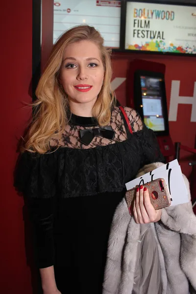 актриса Карина Андоленко