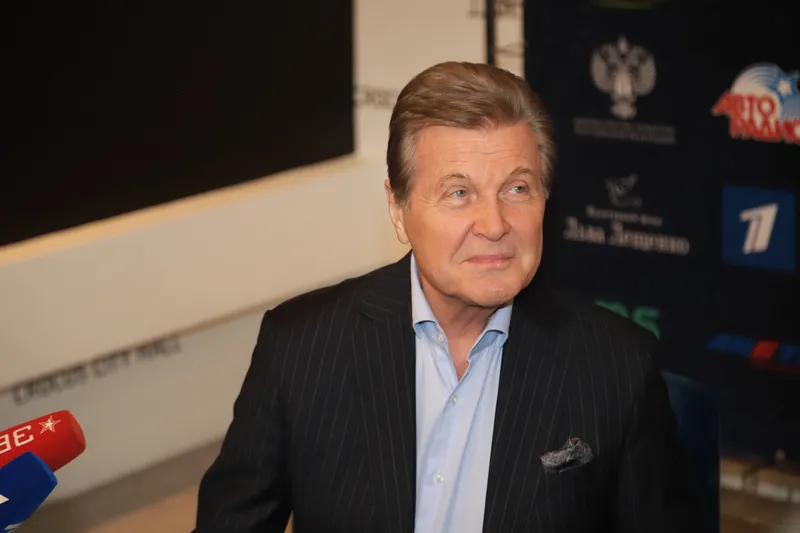 Лев Лещенко
