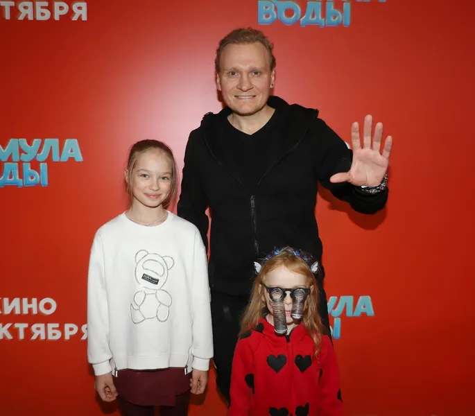 Сергей Сафронов с дочерьми