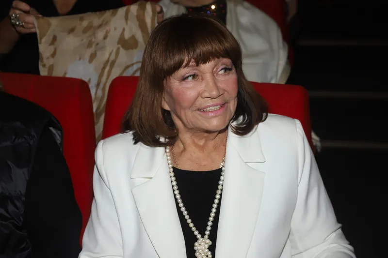 Лариса Лужина
