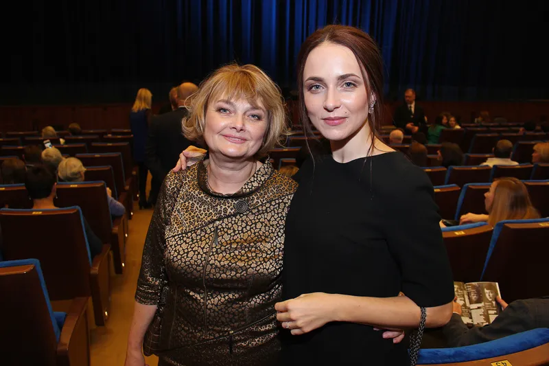 актриса Анна Снаткина с мамой
