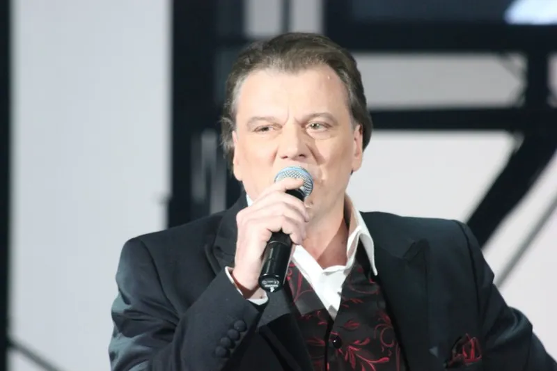 актер Юрий Чурсин исполнил