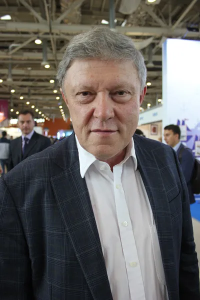 политик, лидер фракции