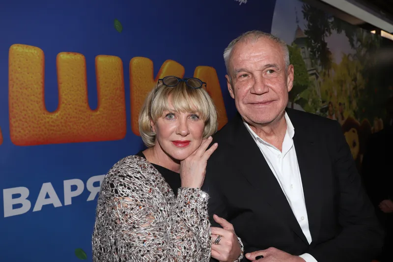 Яковлева под ручку с Гармашом: премьера фильма «Чебурашка»