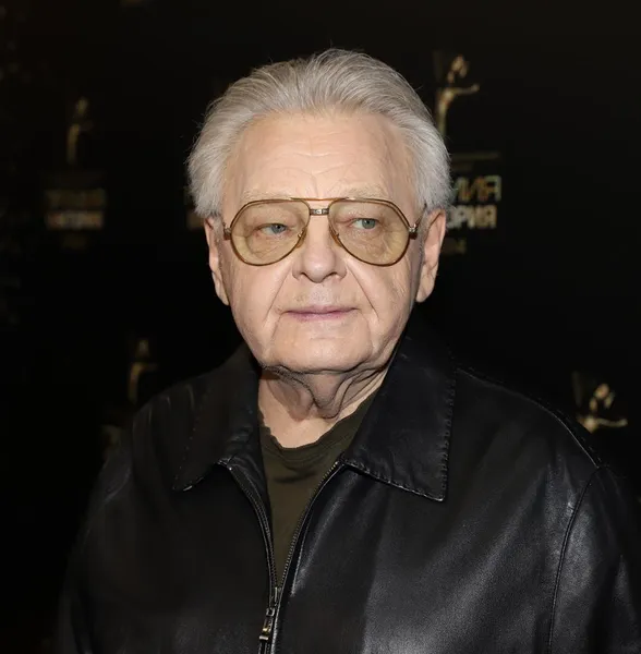 Юрий Антонов