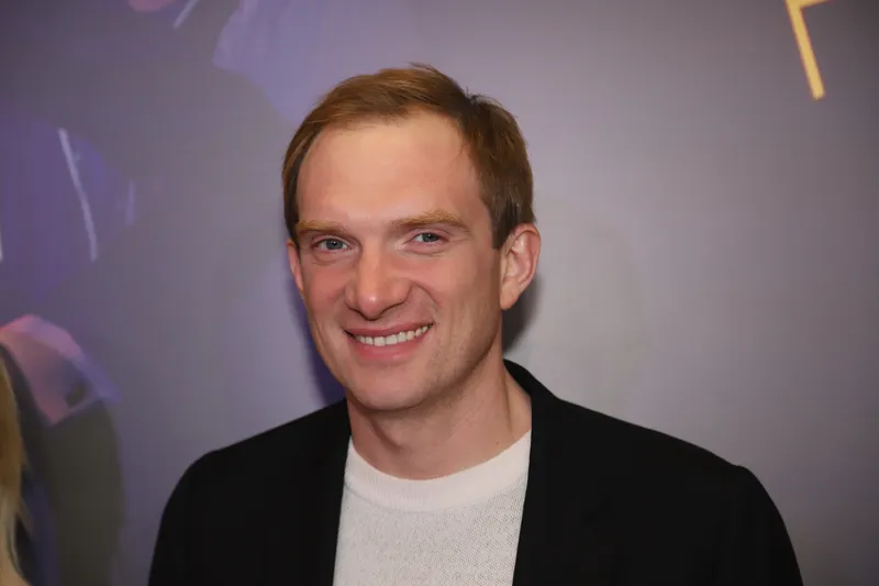 Андрей Бурковский