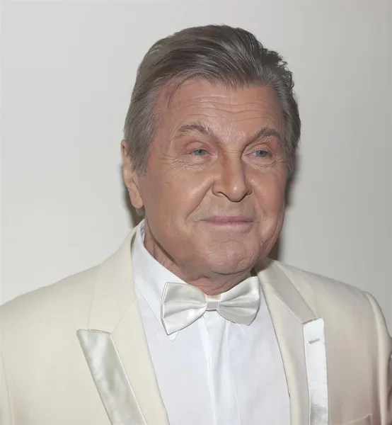 Лев Лещенко