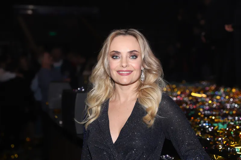 Елена Максимова