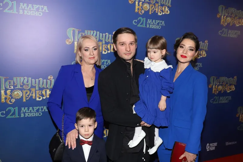 Премьера фильма "Летучий корабль"