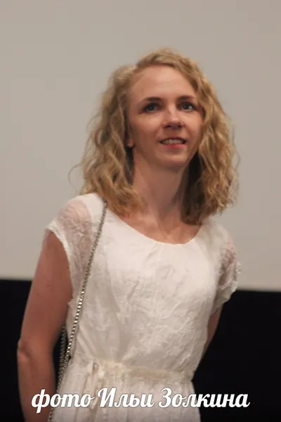 актриса Алина Ходжеванова-исполнительница главной женской роли в картине-участнице Российских программ ММКФ