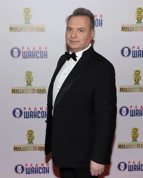 Александр Добронравов