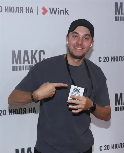 Антон Шурцов