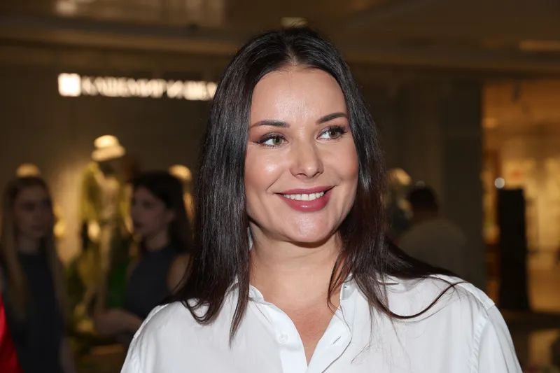 Журнал MODA topical наградил самых ярких звёздных мам 2025 года!
