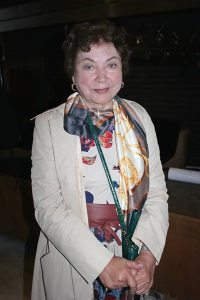 актриса Елена Корнилова