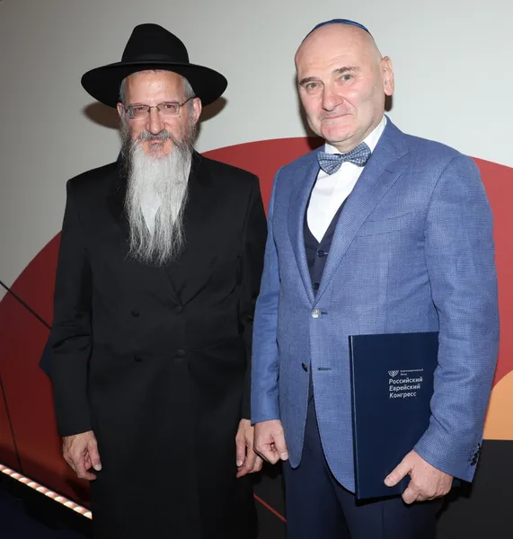 Берл Лазар, Александр Генцис