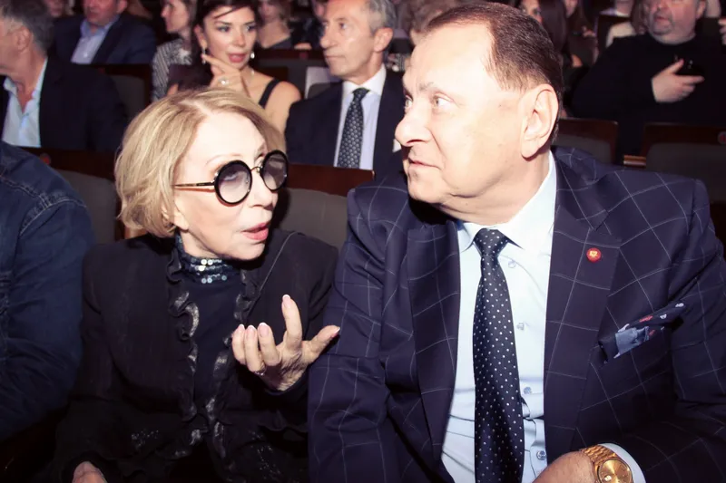 В театре "Ленком" состоялся вечер к 65-летию со дня рождения А.Абдулова