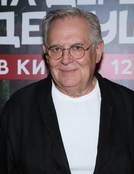 Юрий Стоянов