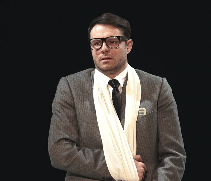 актер Евгений Пронин в роли Молчалина