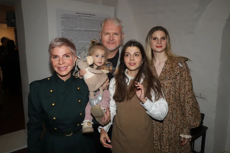 Вячеслав Невинный мл., Лариса Невинная, Иветта Невинная с дочерью, Василиса Невинная