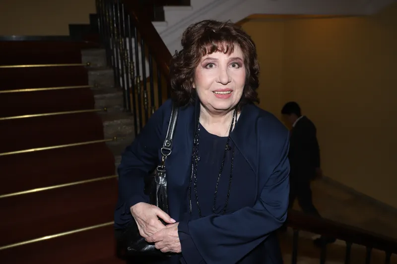 Елена Камбурова
