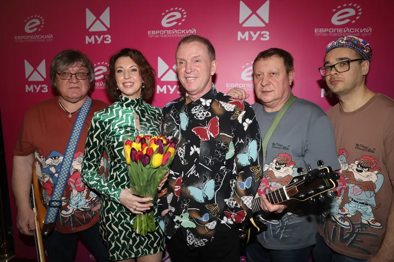 Наталья Сенчукова, Виктор Рыбин (группа