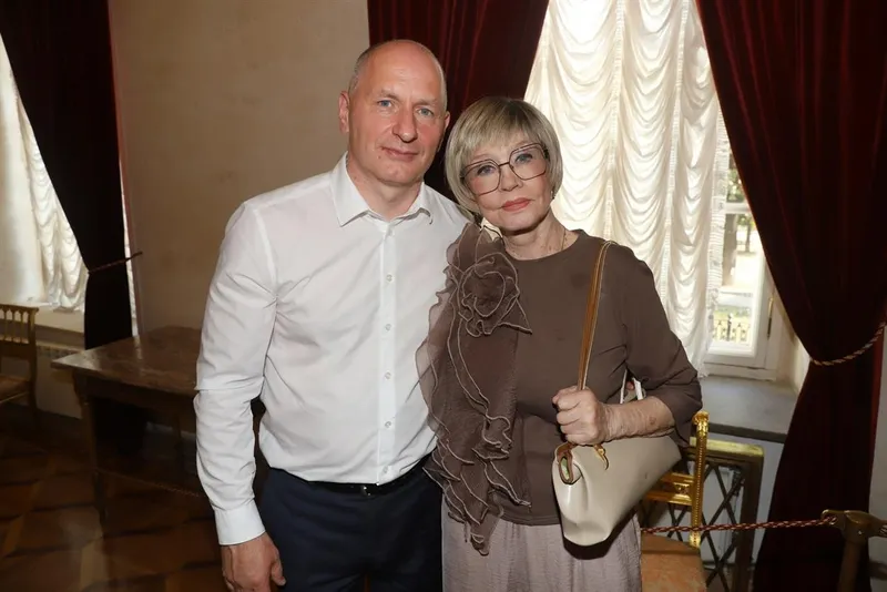 Владимир Жуков, Вера Алентова
