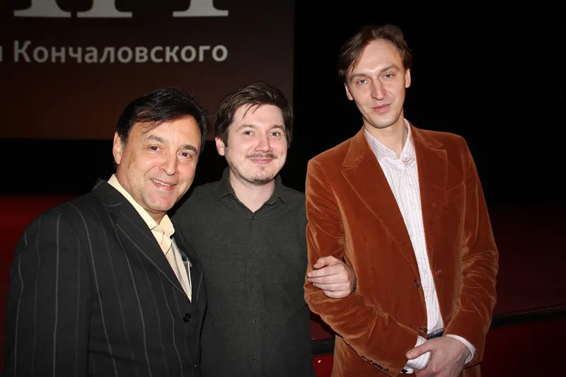 Заслуженный артист России Сергей Шустицкий и актеры театра им.Моссовета Владислав Боковин и Евгений Ратьков