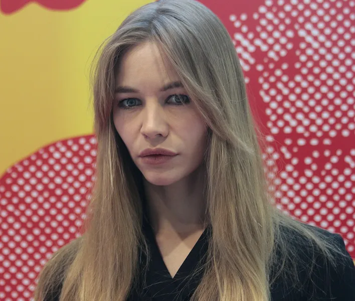 актриса Светлана Устинова перед пресс-конференцией, посвященной конкурсной картине