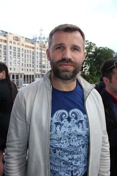 актер Тимур Ефременков