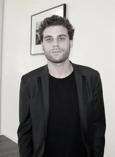 актер Дмитрий Ендальцев