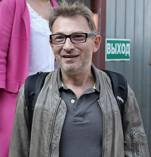 актер Александр Овчинников
