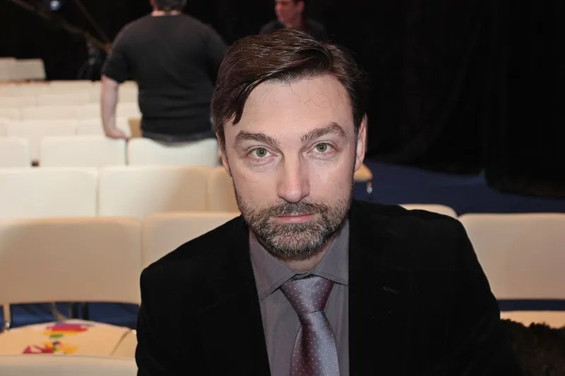 актер Александр Арсентьев