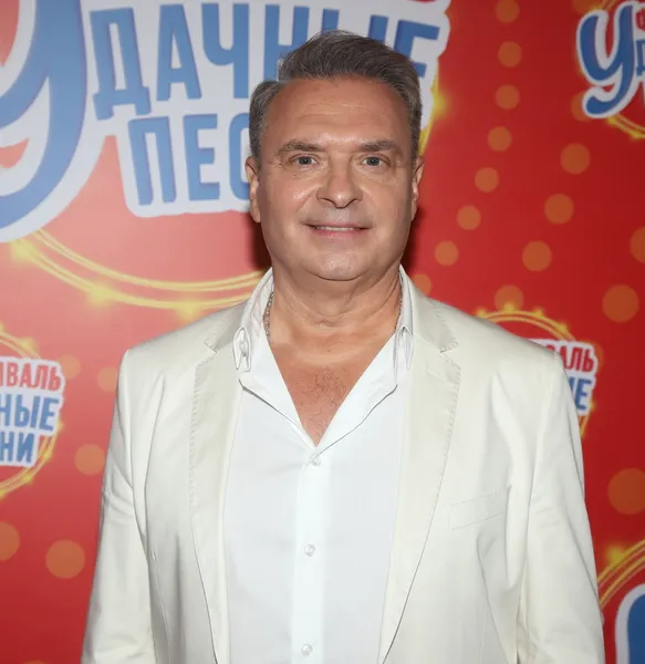 Александр Добронравов