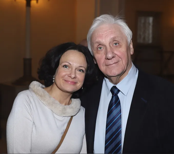 Алиса Богарт, Валерий Абрамов