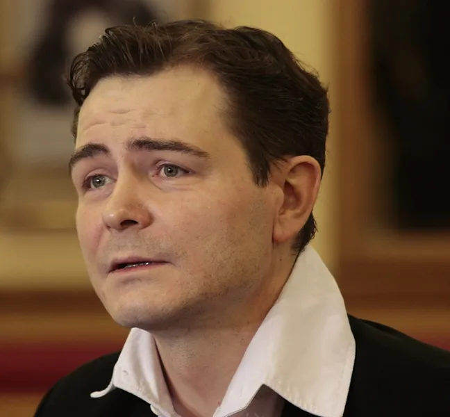 актер Александр Матросов