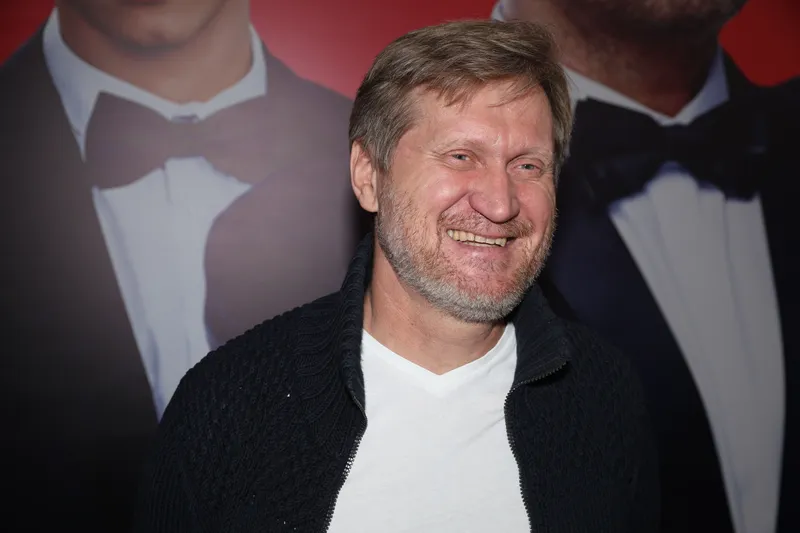 Премьера нового новогоднего альманаха «ЁЛКИ 11»