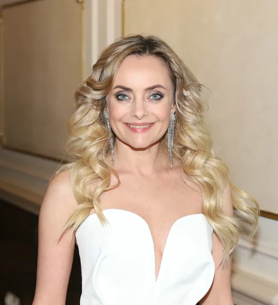 Елена Максимова
