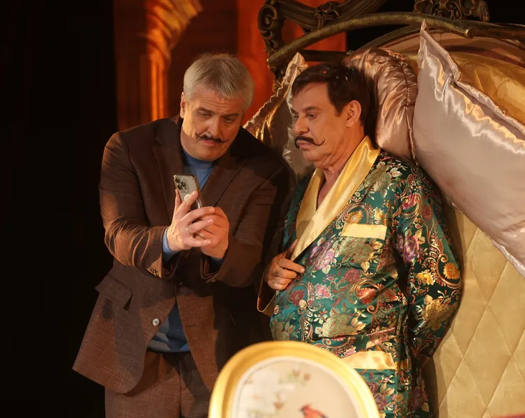 Денис Матросов, Ефим Шифрин