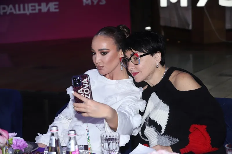 На официальном пресс-завтраке ПРЕМИИ МУЗ-ТВ 2024 были объявлены ведущие, эксперты и номинации