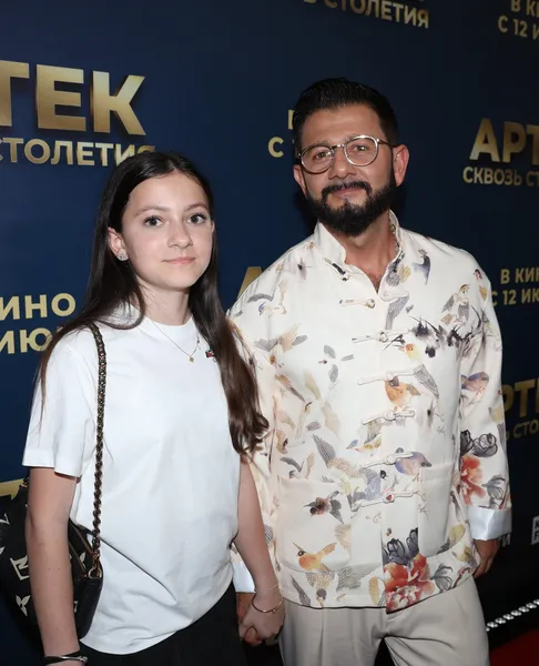 Михаил Галустян с дочерью Элиной