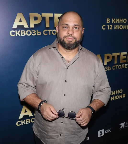 Роман Постовалов