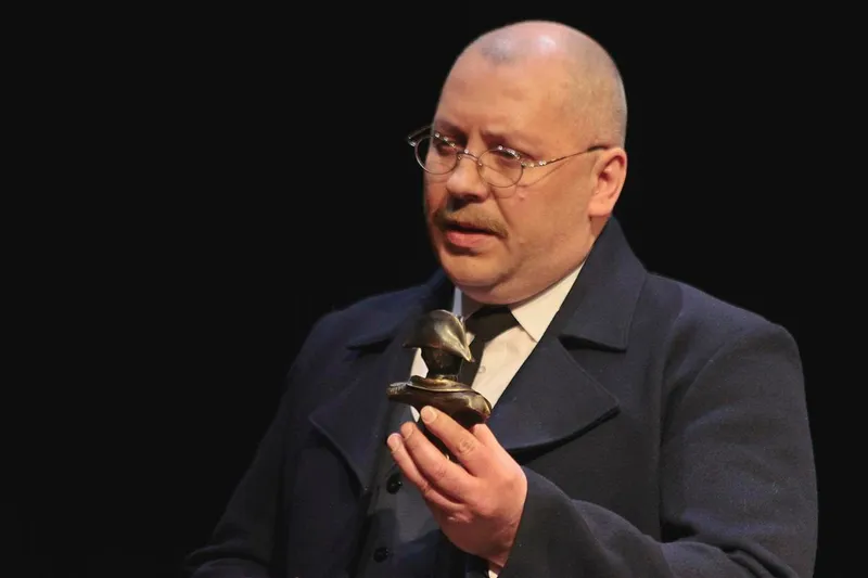 актер Игорь Бровин в роли Порфирия Петровича