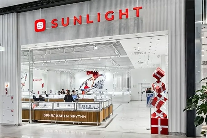 SUNLIGHT зафиксировал взрывной рост спроса на украшения с драгоценными камнями к 8 марта, а также их экспресс-доставку в течение трех часов.