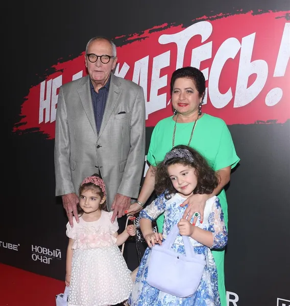 Эммануил Виторган с семьей